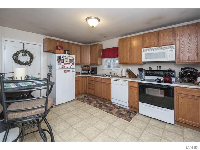 413 Eggering Dr, O'fallon, MO 63366 photo 3