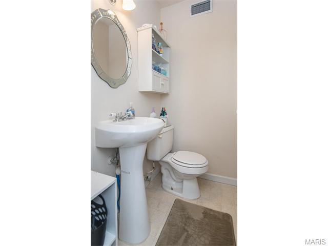 413 Eggering Dr, O'fallon, MO 63366 photo 12