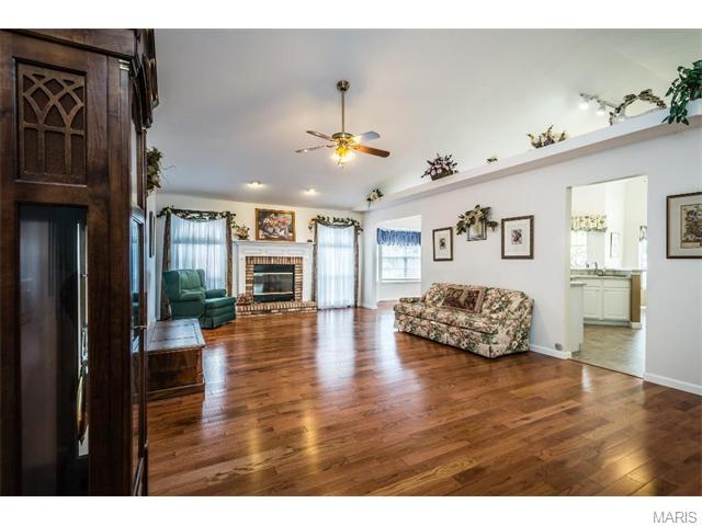 1145 Sunset Grn, O'fallon, MO 63366 photo 2