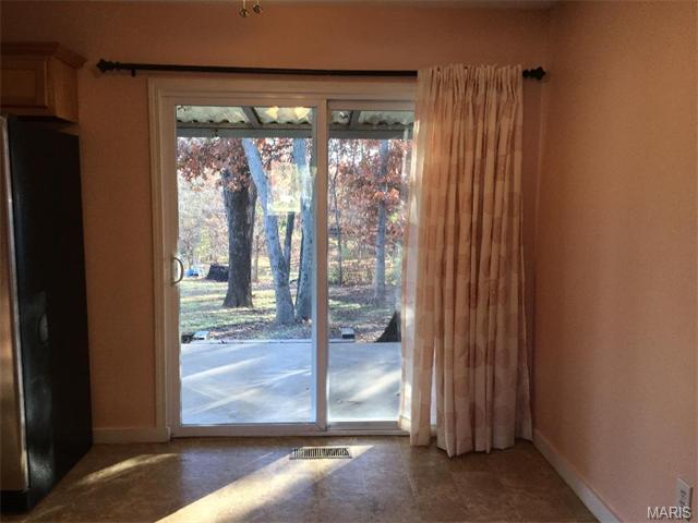 1 W Crestview Dr, O'fallon, MO 63366 photo 4
