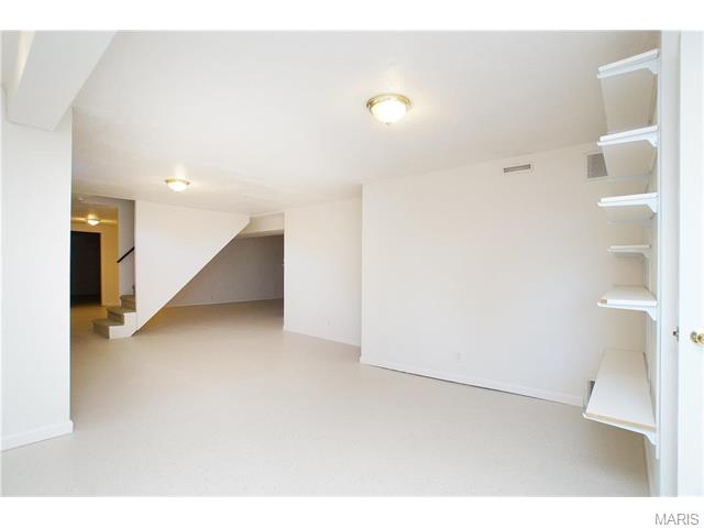 418 Dennison Estates Dr, Ballwin, MO 63021 photo 16
