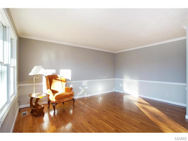 418 Dennison Estates Dr, Ballwin, MO 63021 photo 2