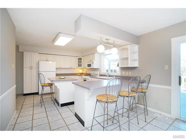418 Dennison Estates Dr, Ballwin, MO 63021 photo 7