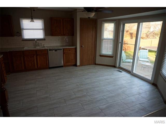 151 Winding Woods Dr, O'fallon, MO 63366 photo 3