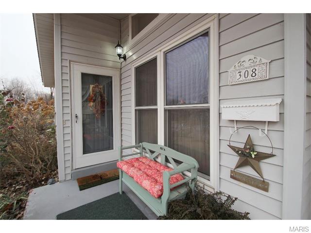 308 Orchard Ave, Ballwin, MO 63021 photo 3