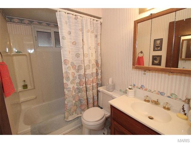 308 Orchard Ave, Ballwin, MO 63021 photo 16