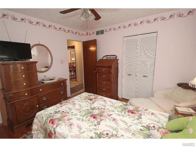 308 Orchard Ave, Ballwin, MO 63021 photo 23