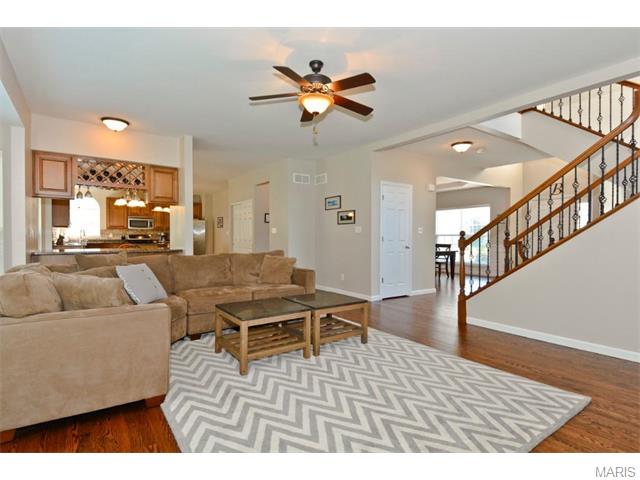 1633 Bentshire Ct, Ballwin, MO 63011 photo 5