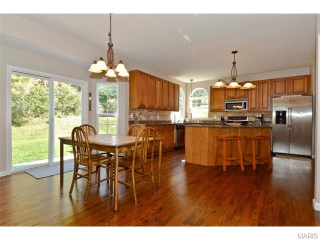 1633 Bentshire Ct, Ballwin, MO 63011 photo 7