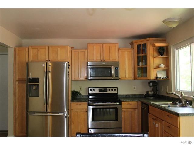 923 Napoli Dr, Ballwin, MO 63021 photo 4