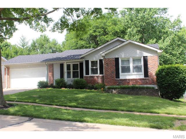 923 Napoli Dr, Ballwin, MO 63021 photo 1