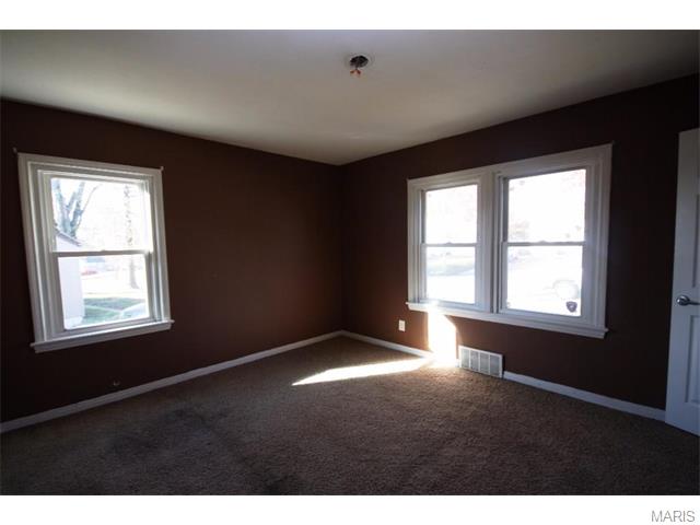 6152 Shillington Dr, Saint Louis, MO 63134 photo 6