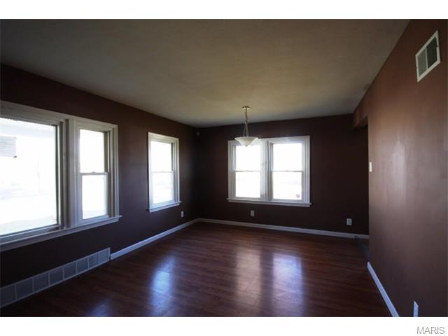 6152 Shillington Dr, Saint Louis, MO 63134 photo 3