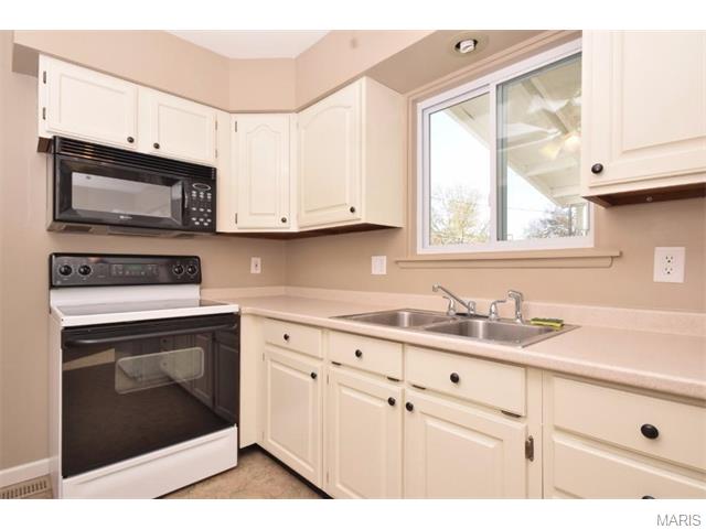 602 Trudy Ln, O'fallon, MO 63366 photo 4