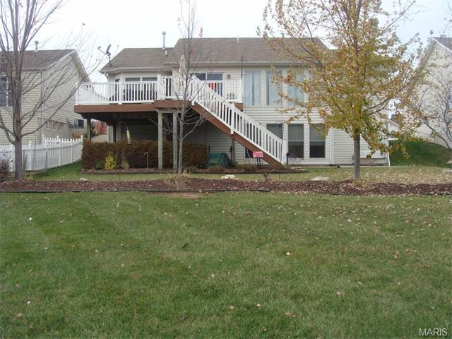 1106 Homefield Commons Dr, O'fallon, MO 63366 photo 2