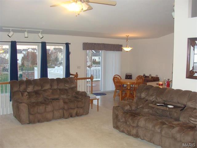 1106 Homefield Commons Dr, O'fallon, MO 63366 photo 5