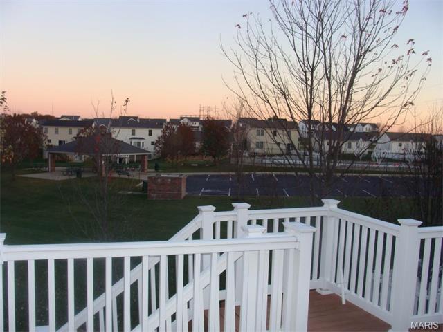 1106 Homefield Commons Dr, O'fallon, MO 63366 photo 3