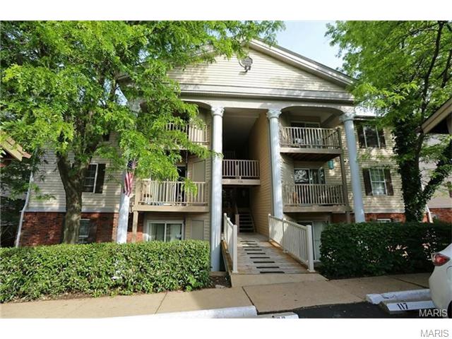 725 Ridgeside Dr #E, Ballwin, MO 63021 photo 1