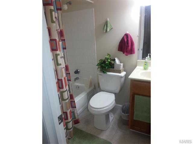 725 Ridgeside Dr #E, Ballwin, MO 63021 photo 23