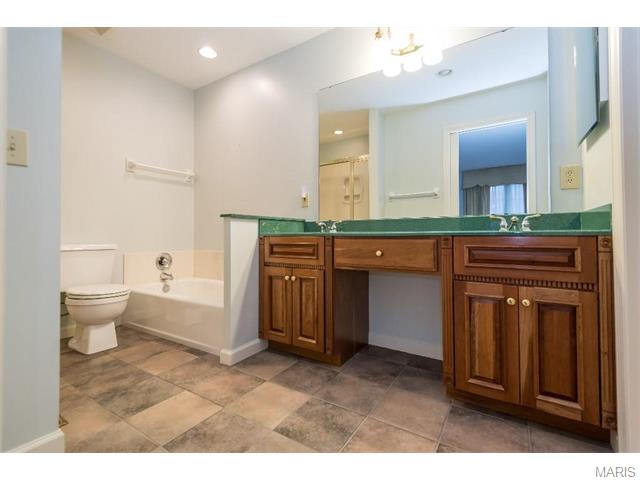 921 Baintree Ln, Ballwin, MO 63011 photo 16