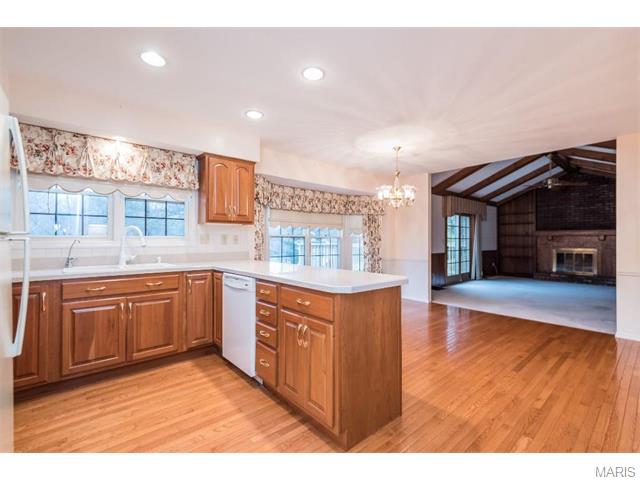 921 Baintree Ln, Ballwin, MO 63011 photo 7