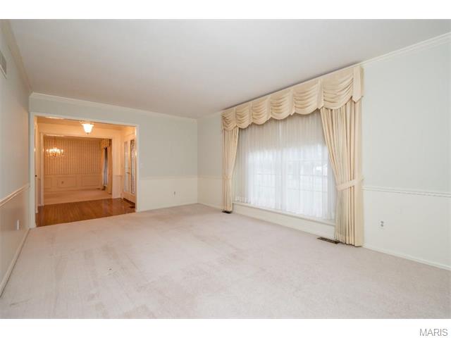 921 Baintree Ln, Ballwin, MO 63011 photo 5
