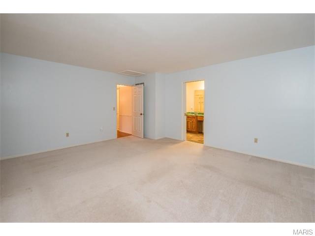 921 Baintree Ln, Ballwin, MO 63011 photo 15