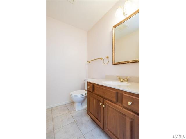 921 Baintree Ln, Ballwin, MO 63011 photo 20