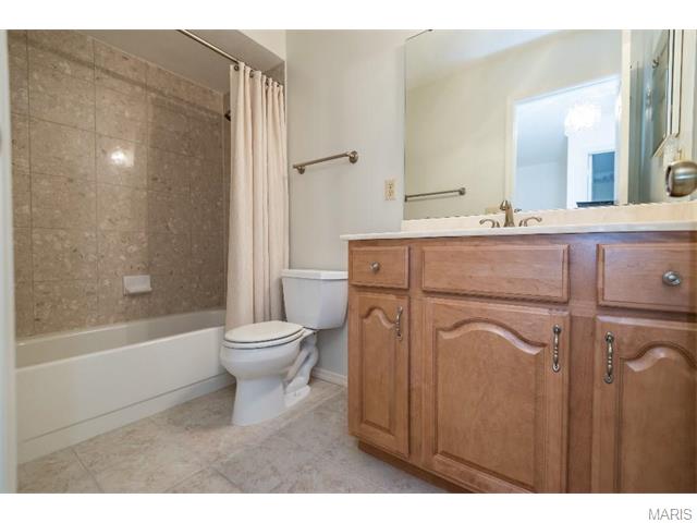 921 Baintree Ln, Ballwin, MO 63011 photo 25