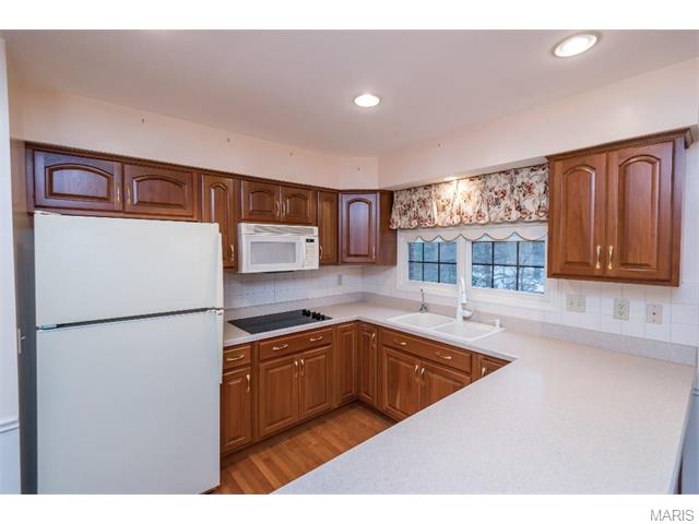 921 Baintree Ln, Ballwin, MO 63011 photo 11