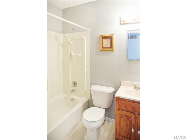 338 Bellestri Dr, Ballwin, MO 63021 photo 12