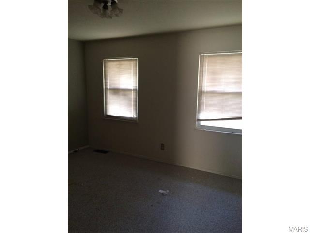 1137 Villaview Dr, Ballwin, MO 63021 photo 3