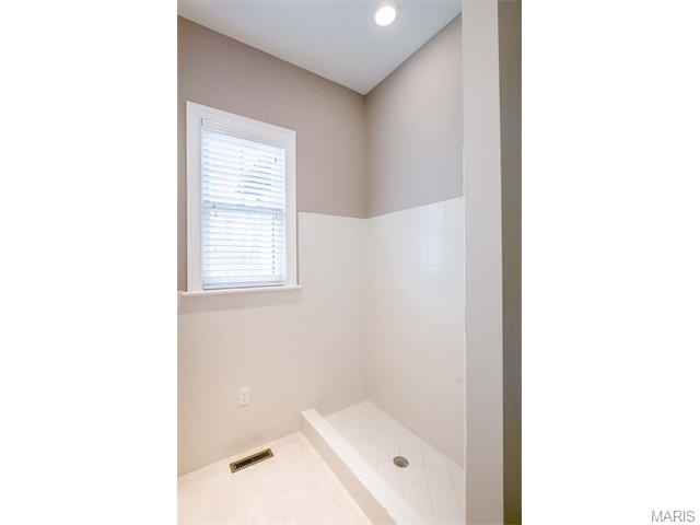 400 Willow Weald Path, Chesterfield, MO 63005 photo 13