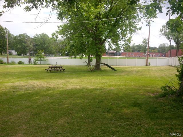 1372 Marsh Ave, Ellisville, MO 63011 photo 4