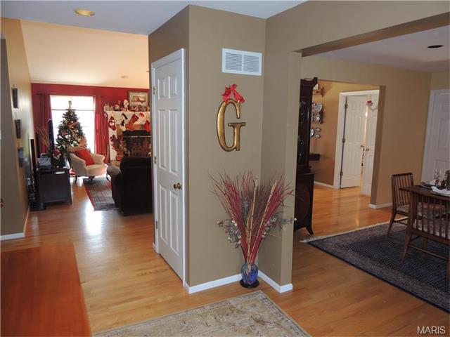 16806 Clayton Rd, Ballwin, MO 63011 photo 2