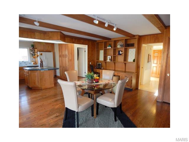 325 Willowick Dr, Ballwin, MO 63011 photo 9