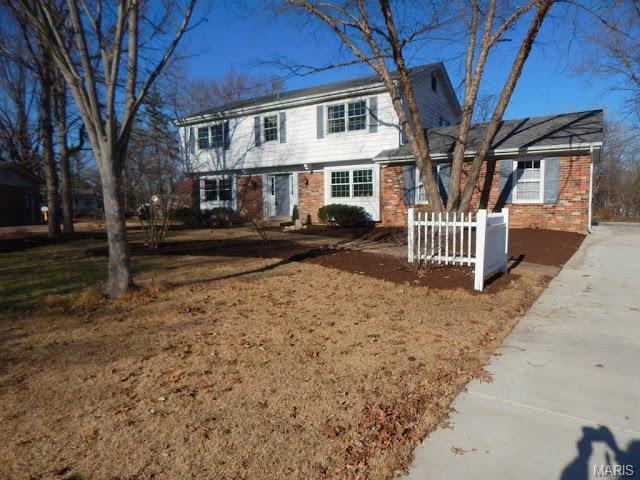 325 Willowick Dr, Ballwin, MO 63011 photo 4