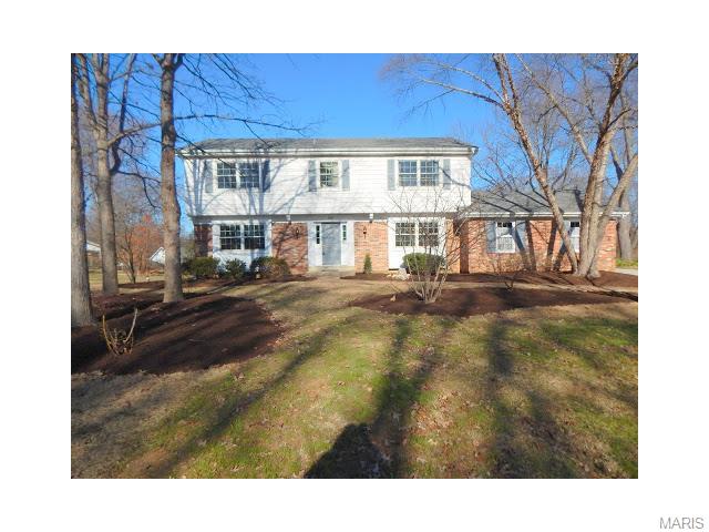 325 Willowick Dr, Ballwin, MO 63011 photo 1