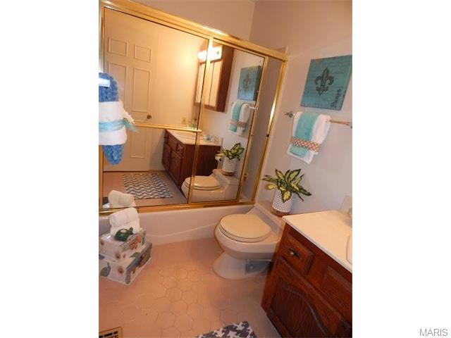 325 Willowick Dr, Ballwin, MO 63011 photo 19