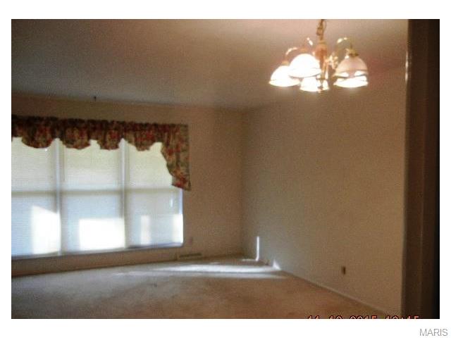 802 Delhurst Dr, Ballwin, MO 63021 photo 3