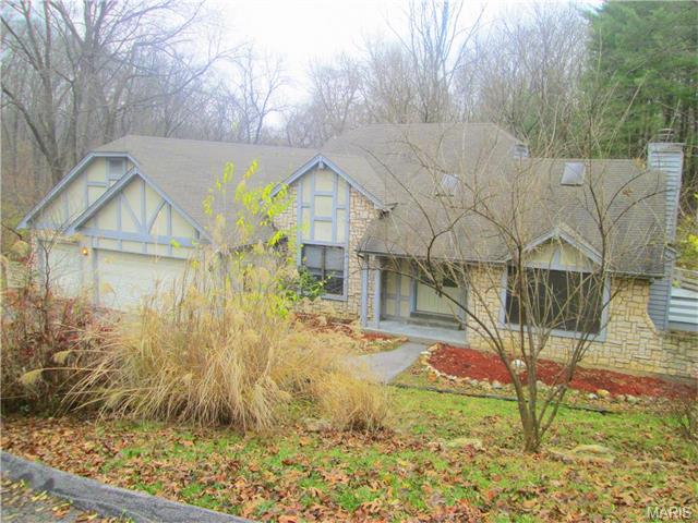 1406 Pine Ridge Ests, Ballwin, MO 63021 photo 2