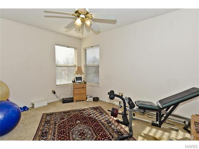 1055 Oak Glen Cir, Ballwin, MO 63021 photo 16