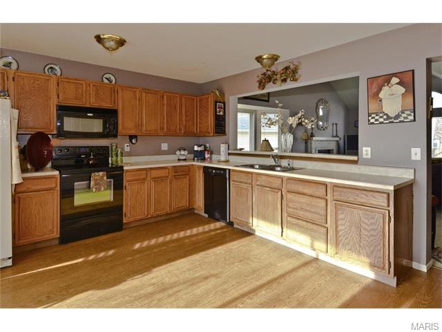 1055 Oak Glen Cir, Ballwin, MO 63021 photo 6