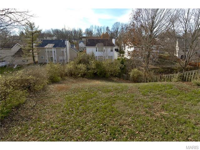1055 Oak Glen Cir, Ballwin, MO 63021 photo 28