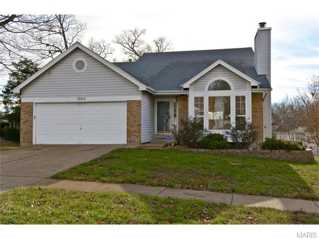 1055 Oak Glen Cir, Ballwin, MO 63021 photo 1