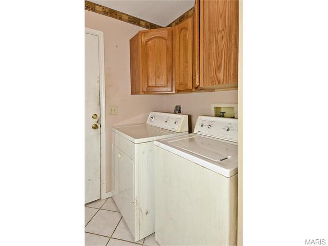 1055 Oak Glen Cir, Ballwin, MO 63021 photo 10