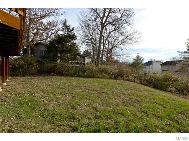 1055 Oak Glen Cir, Ballwin, MO 63021 photo 32