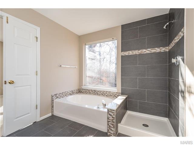 533 Wetherby Terrace Dr, Ballwin, MO 63021 photo 16