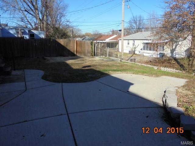 6829 Circleview Dr, Saint Louis, MO 63123 photo 4