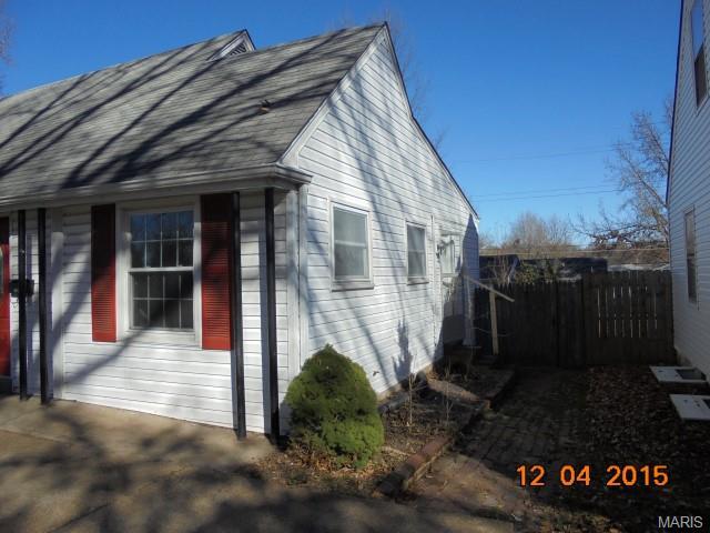 6829 Circleview Dr, Saint Louis, MO 63123 photo 3